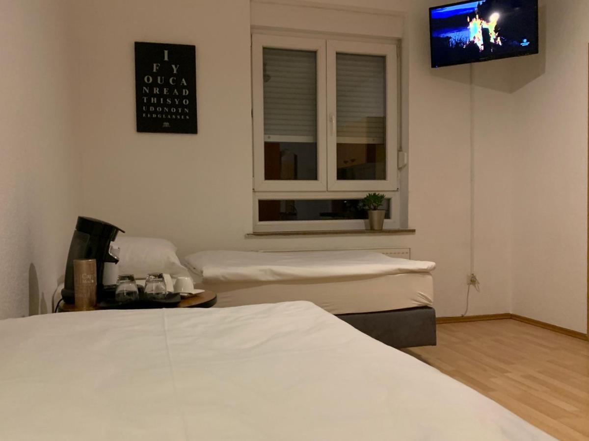 City Studio Am Hauptbahnhof Apartamento Heilbronn Exterior foto